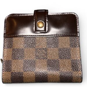 Louis Vuitton Damier Compact Wallet